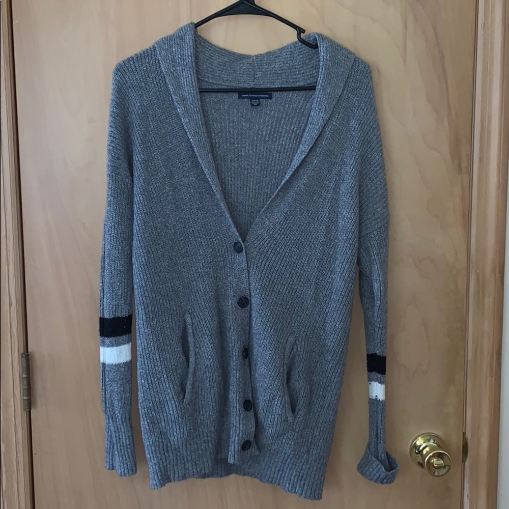 Gray knitted cardigan